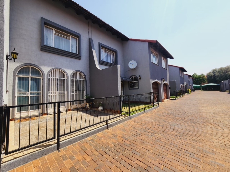 To Let 2 Bedroom Property for Rent in Potchefstroom North West